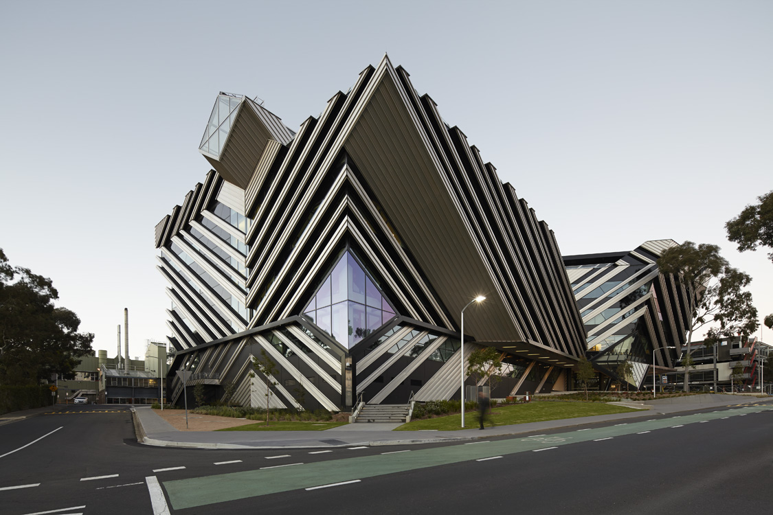 Các cơ sở hiện đại của Đại học Monash tại Melbourne: Clayton, Berwich,  Caulfield,…
